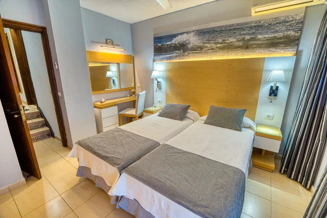 2 Bedrooms, Apartment, Balcony or Terrace، Ona Las Rosas 4/8