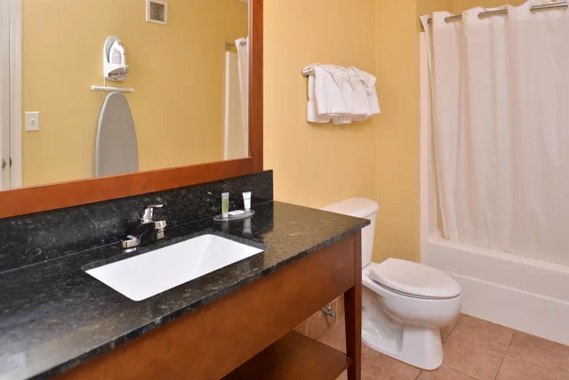 غرفة قياسية مفردة بسرير كينج، Douglas Inn And Suites 5/5