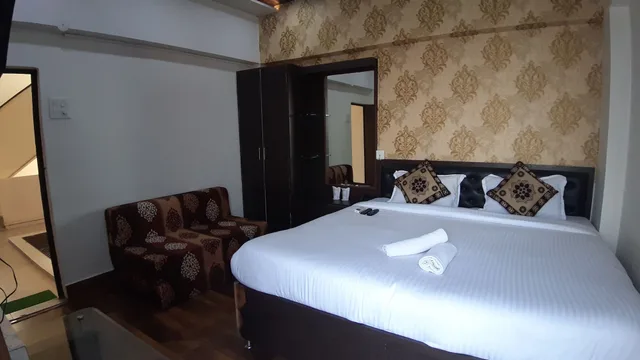 غرفة ديلوكس بسرير كينج بإطلالة على النهر، Sita Guest House 2/8