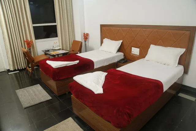 غرفة كومفورت بسرير فردي، Amaravathi Hotel 3/8