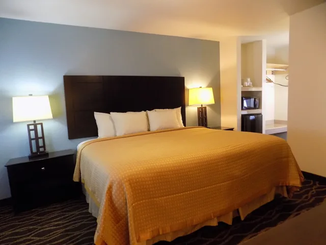 غرفة بسريرين كوين، Budget Inn 1/2