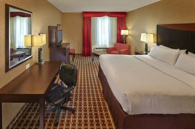 Leisure, King Bed, Holiday Inn Jacksonville E 295 Baymeadows 1/5