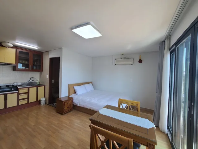 Room, Queen Bed, 13 Pyeong، Hera's Castle 3/4
