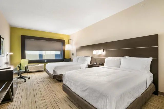 غرفة بسريرين كوين لذوي الإعاقة، Holiday Inn Express Suites Jacksonville Town Center 1/3