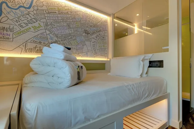 غرفة قياسية بسرير مزدوج، Hub by Premier Inn Edinburgh Royal Mile 4/10