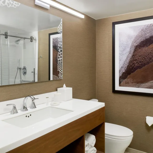 غرفة بسرير كينج مع أريكة، SACRAMENTO MARRIOTT RANCHO CORDOVA 3/9
