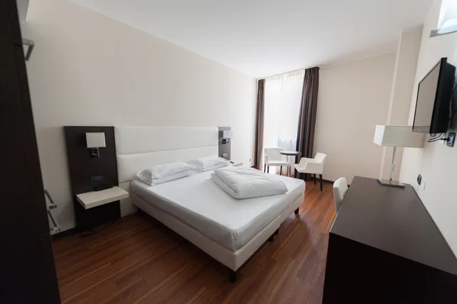 غرفة ديلوكس بسرير مزدوج، Kona Hotel Verona 1/1
