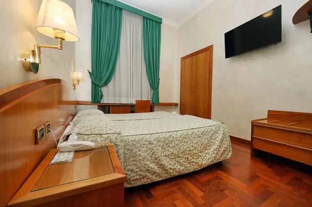 غرفة بسرير كينج، Hotel Corot 6/10