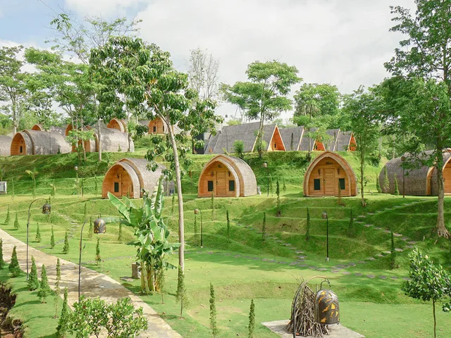 غرفة تُحدَّد عند الوصول، Shanaya Resort Malang 2/2