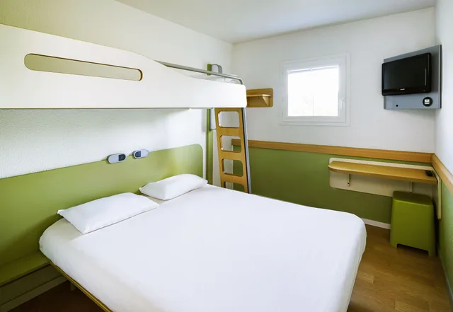 غرفة ثلاثية بسرير مزدوج وسرير بطابقين، Ibis Budget Cavaillon 3/10