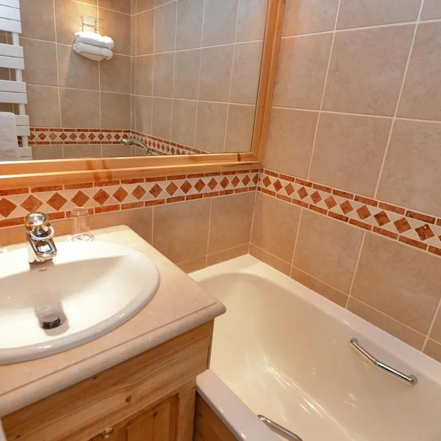 Standard, Double Bed, Village View, Bathtub، Hôtel Tsanteleina 5/6