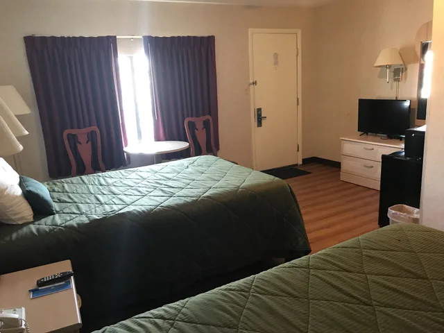 غرفة قياسية بسريرين مزدوجين للمدخنين، Rodeway Inn Dillsburg, PA 4/9