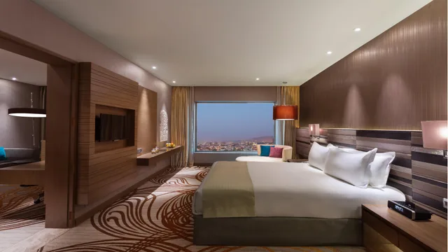 جناح تنفيذي بسرير كينج، Holiday Inn Jaipur City Centre by IHG 3/6