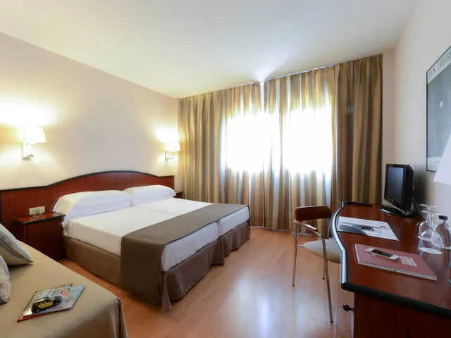 Executive, Triple, Twin Beds, Sofa, Hotel Augusta Barcelona Valles 5/8