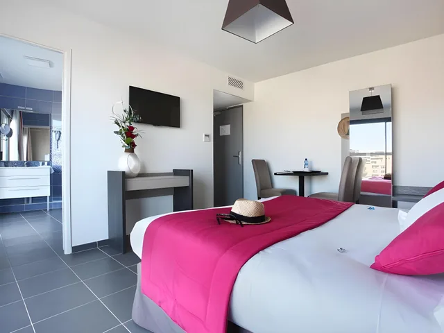 غرفة سوبيريور بسرير مزدوج بشرفة، Appart hotel Odalys City Marseille Centre Parc Chanot Velodrome 1/1