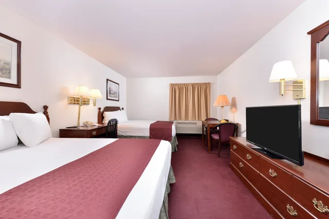 غرفة ديلوكس بسريرين كوين، Americas Best Value Inn Somerville, TX 2/10