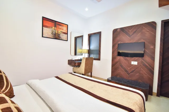غرفة بزنس بسرير كينج بإطلالة على المدينة بغرفة نوم واحدة، Hotel Sawera Grand 10/10