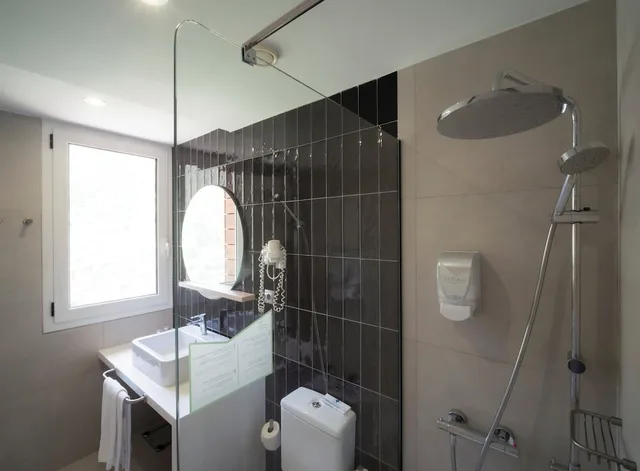 غرفة ثلاثية بسرير مزدوج مع أريكة، Hotel Roc Meler 6/6