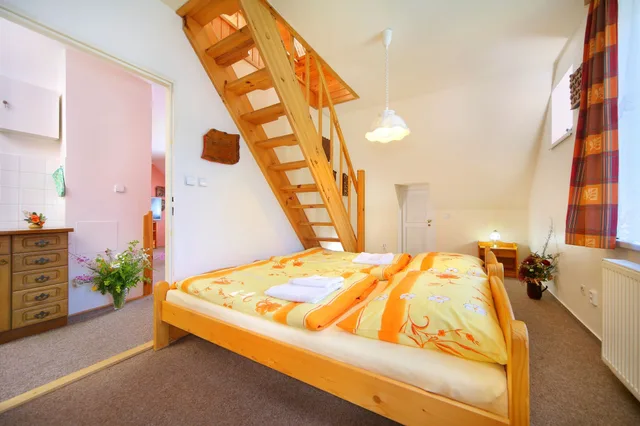 دوبلكس ديلوكس بسرير مزدوج وسريرين منفصلين، Pension Villa Stella 1/2