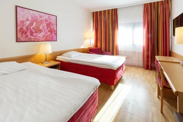 Standard, Queen Bed, Scandic Atrium 1/6