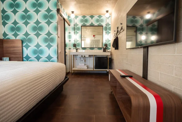 غرفة بسرير كينج، The Alice Hotel 4/7