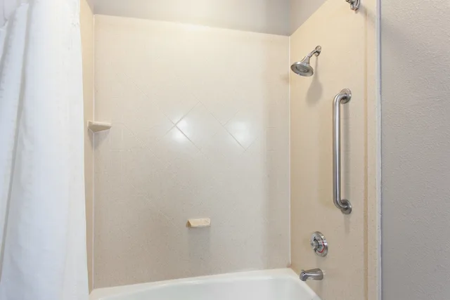 غرفة قياسية بسريرين كوين لذوي الإعاقة، Holiday Inn Express Hotel & Suites Wharton 3/3