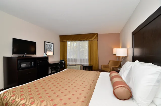 غرفة قياسية بسرير كوين لذوي الإعاقة، Best Western Inn Of Vancouver 4/10