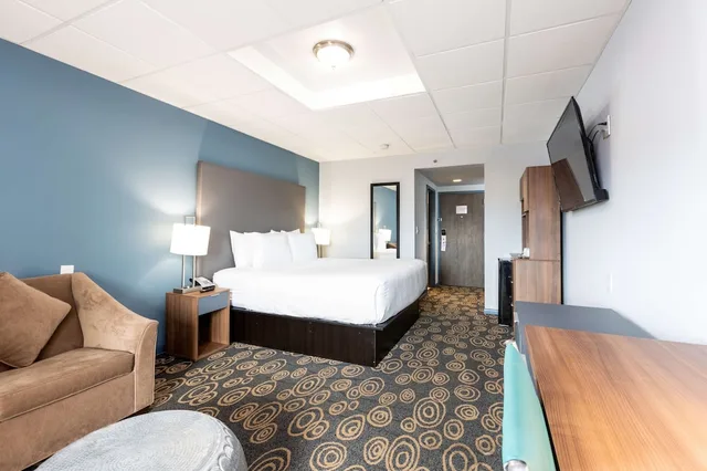 جناح جونيور بسرير كينج بشرفة، Regency Miami Airport by Sonesta 4/9