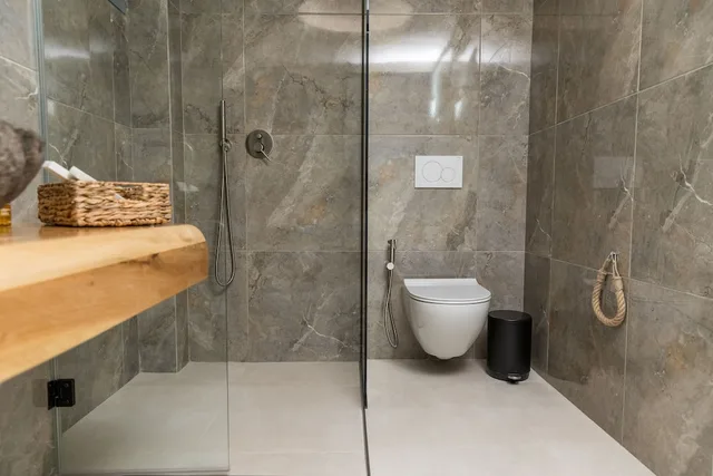 غرفة بريميير ثلاثية بسرير كوين وسرير فردي، Alenor City Hotel 9/10