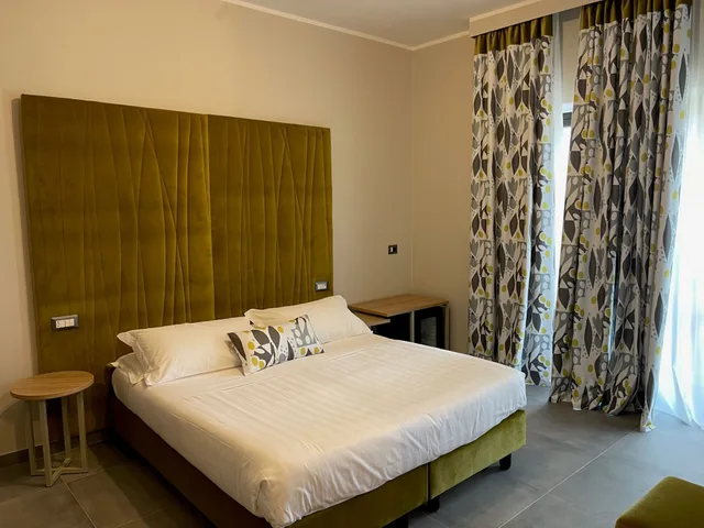 غرفة كومفورت بسرير كينج، Sant Elia Hotel 1/10
