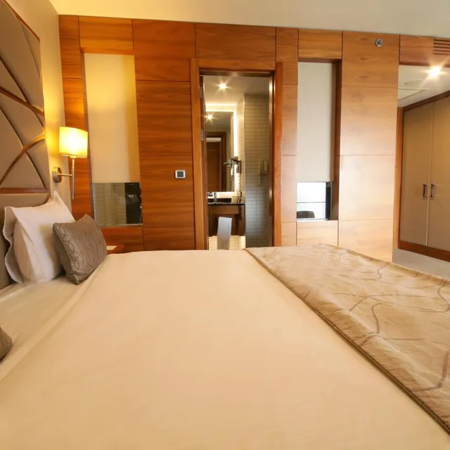 Connecting, Superior, Double Bed, Land View، Cevahir Hotel Istanbul Asia 4/8