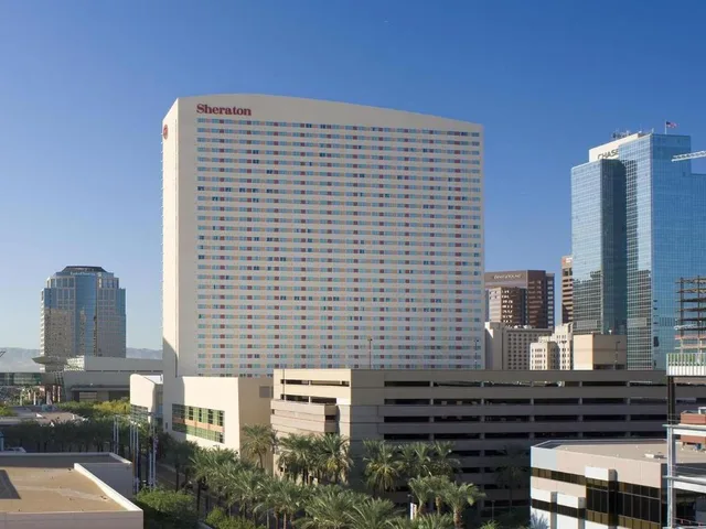 غرفة ديلوكس بسرير مزدوج، Sheraton Phoenix Downtown 1/1