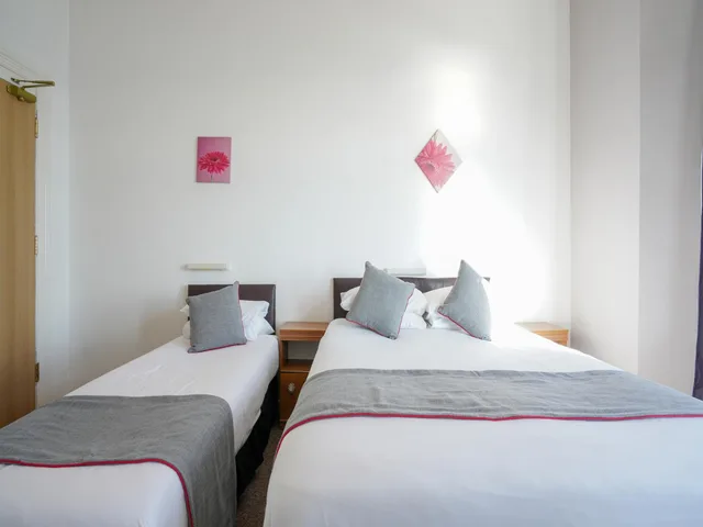 غرفة عائلية بسرير مزدوج، Oyo Shanklin Beach Hotel 4/6