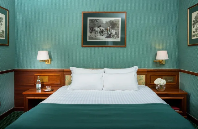 Superior, King Bed, Leonardo Hotel Milan City Center 3/8
