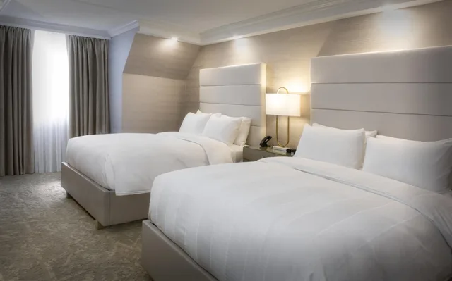 جناح بسرير كينج، Chateau Vaudreuil Hotel Suites 1/7