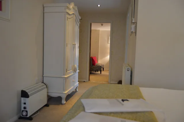 جناح جونيور بسرير كينج، Le Bouchon Brasserie & Hotel 2/2