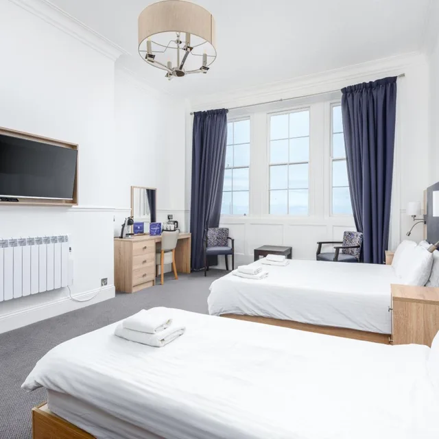 Superior, Triple, Hotel Prince Regent 3/5
