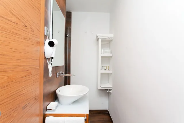 غرفة رباعية بسرير مزدوج وسريرين منفصلين، Sciali Hotel 8/10