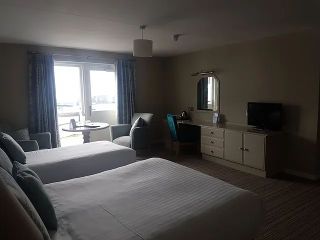 غرفة عائلية بسريرين مزدوجين بإطلالة على البحر، Causeway Hotel 4/5