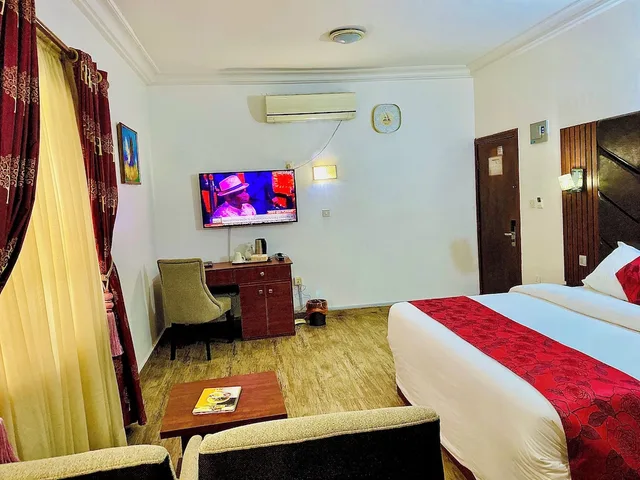 Executive, King Bed, Reiz Continental Hotel Abuja 1/4