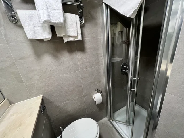 غرفة مفردة، Hotel Cavendish 3/11
