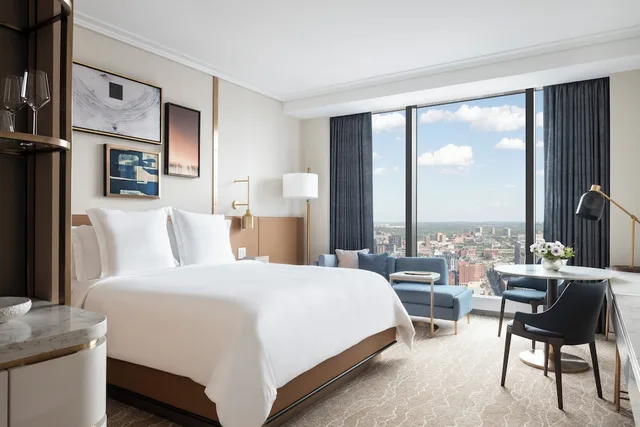 Superior, King Bed, Skyline View, Four Seasons Hotel Minneapolis 1/2