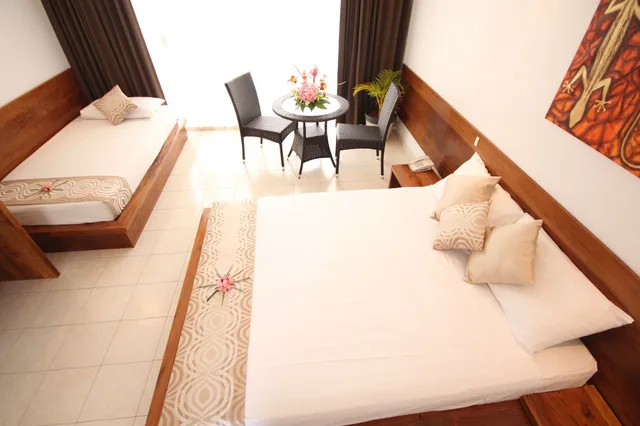 Orchid, 1 Queen and 1 Single Bed، The Melanesian Port Vila 2/2