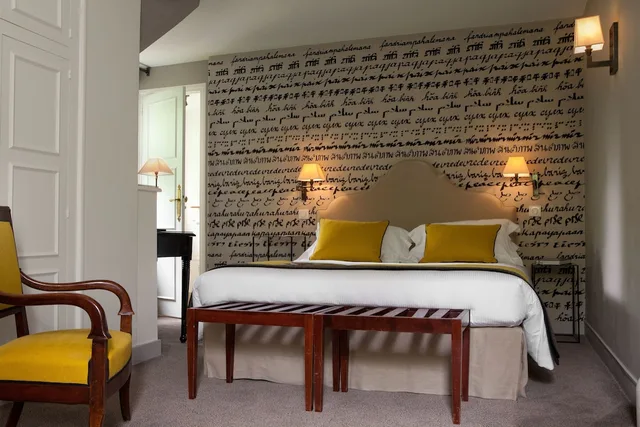 Charme, Pavilion, Queen Bed، Domaine de la Tortiniere 7/10