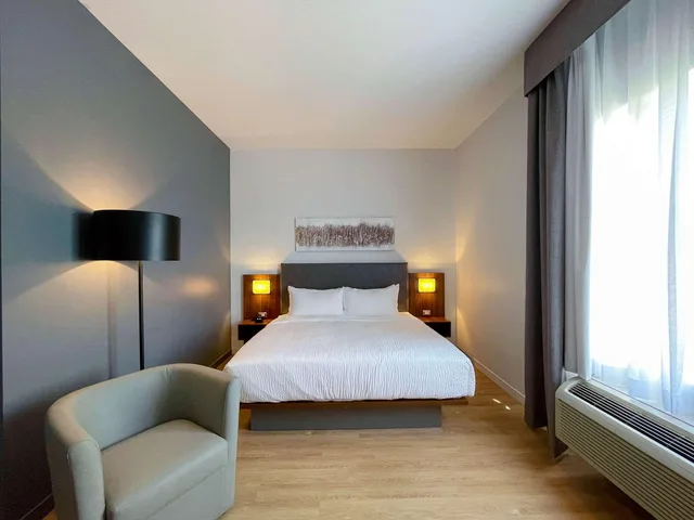 غرفة بسرير كينج لذوي الإعاقة، Quality Inn Quebec City 1/4