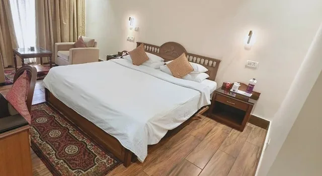 غرفة ديلوكس بسرير كينج، Empires Hotel Paradip 5/8