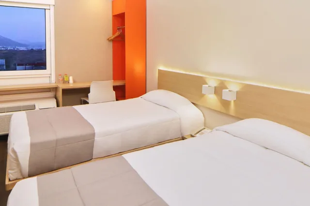 غرفة قياسية بسريرين منفصلين، City Express Junior by Marriott Tijuana Otay 1/7
