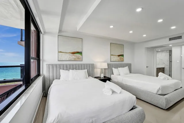 3 Bedrooms, Condo, 1 King and 2 Queen Beds, 2 Bunk Beds, Ocean Front, 3 Bathrooms، The Alexander All Suite Oceanfront Resort 1/2