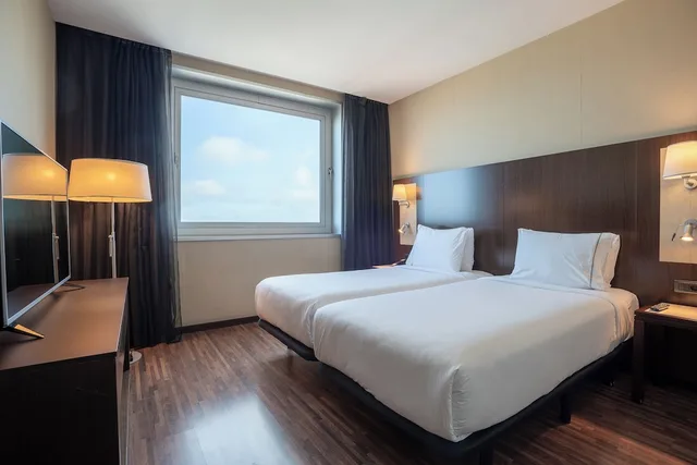 جناح جونيور بسرير كينج مع أريكة، Leonardo Royal Hotel Barcelona Forum 3/7