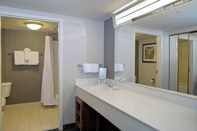 غرفة بسريرين كوين لذوي الإعاقة، Courtyard by Marriott Richmond Chester 5/6